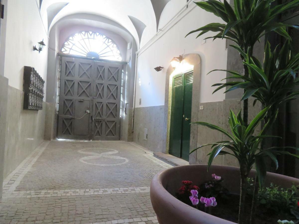 Donnare Casavacanza - Historic Center Of Napoli Eksteriør billede